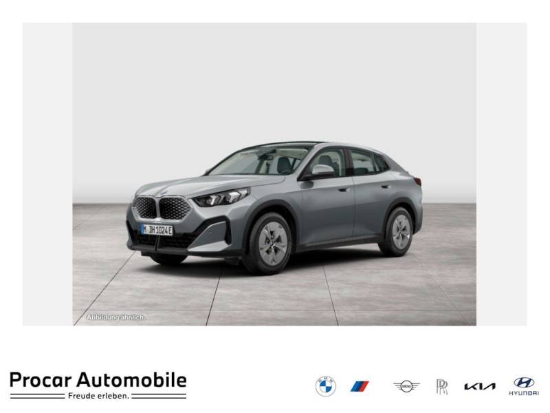 BMW iX2 eDrive20 PANO ACC RFK NAVI Standh. LED DAB