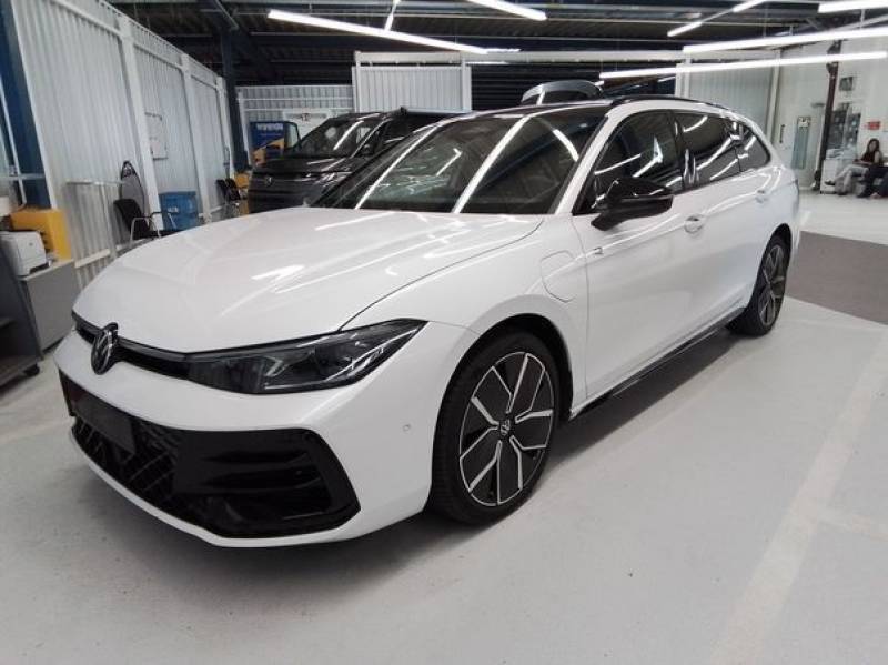 Volkswagen Passat Variant e-Hybrid 1.5 TSI DSG R-Line DCC A