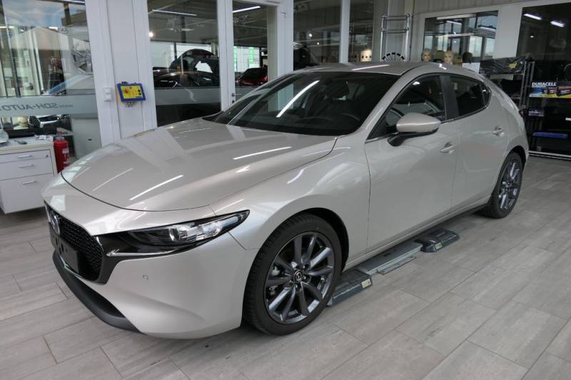 Mazda 3 e-SKYACTIV-140 2,5L Exclusive Modell >>neu<<