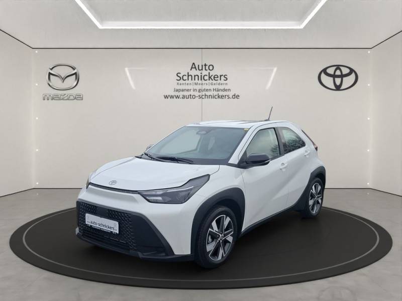 Toyota Aygo X ACTIVE+HYBRID+KAMERA+CARPLAY+SHZ-P+AKTION