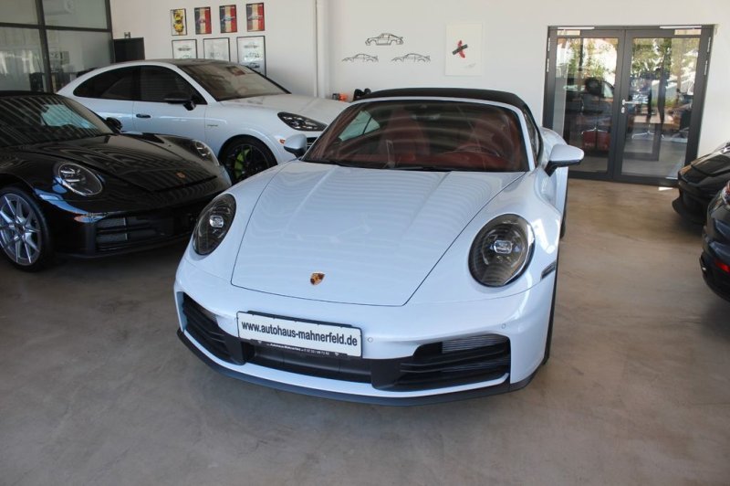 Porsche 992.2 Carrera Cabriolet SportChrono/Sportabgas