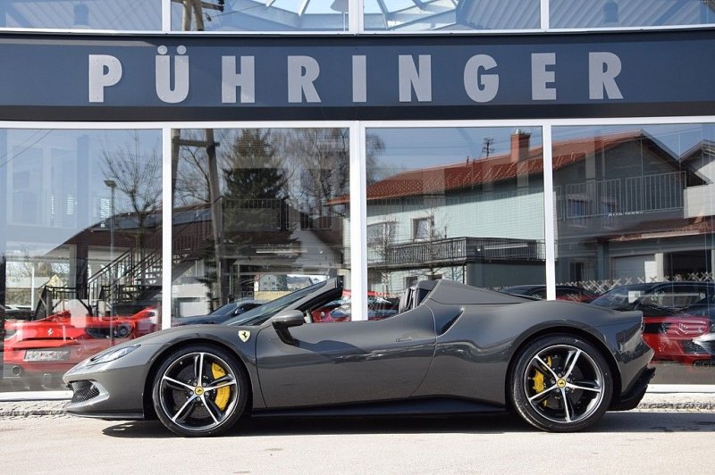 Ferrari 296 GTS *LIFT*Racing Seats*Carbon LED*Kamera*