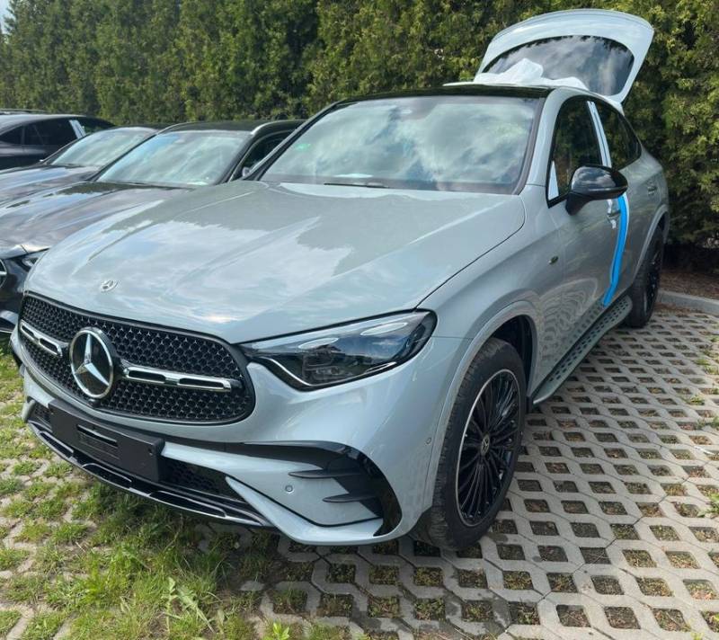 Mercedes-Benz GLC 300de / PANO / HEAD UP / AIRMATIC