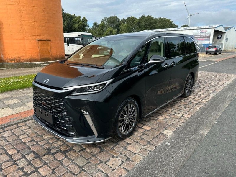 Lexus 350H Executive/7 Seats/Black/Beige/NEW stock BH