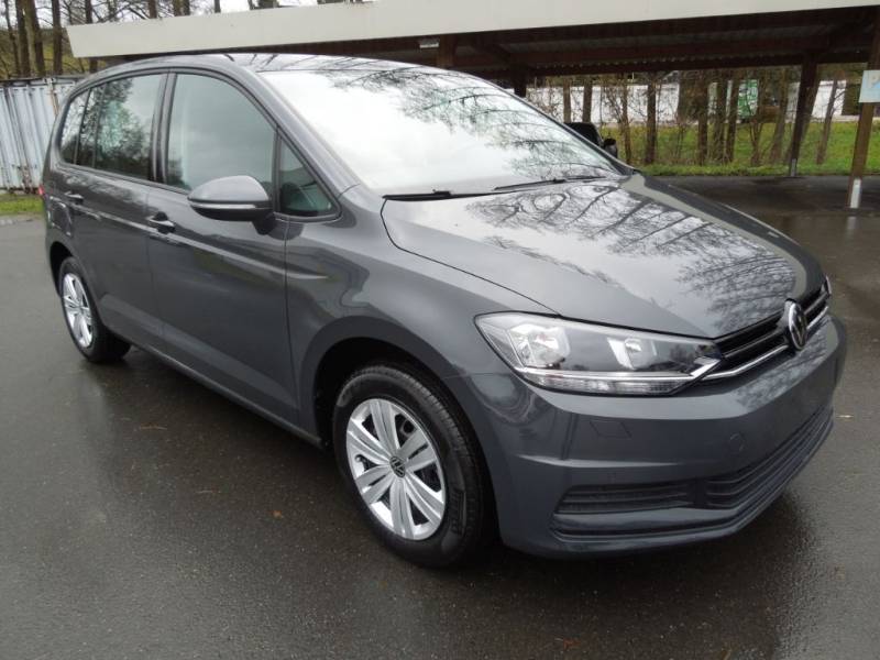 Volkswagen Touran 1.5TSI Limited/Navi/Lenkradheizung/AppCon