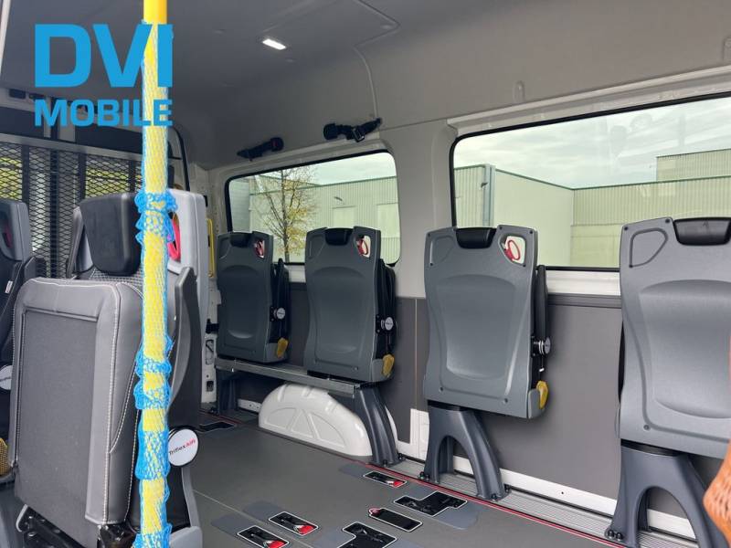 MAN TGE Rollstuhl-Lift Triflex Boden