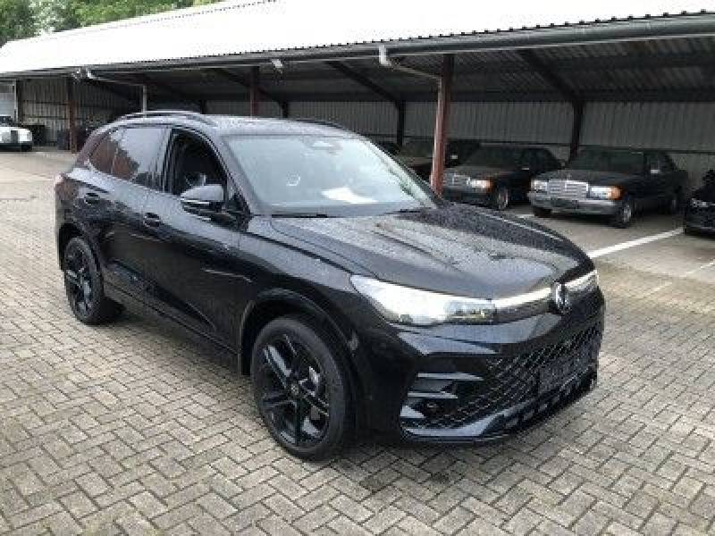 Volkswagen Tiguan 1.5 TSI e R-Line Pano Head Up Black IQ Ma