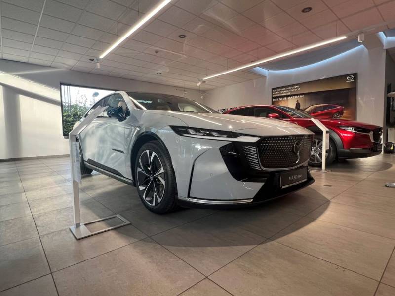 Mazda 6e Takumi Plus*HeadUp*Navi*uvm