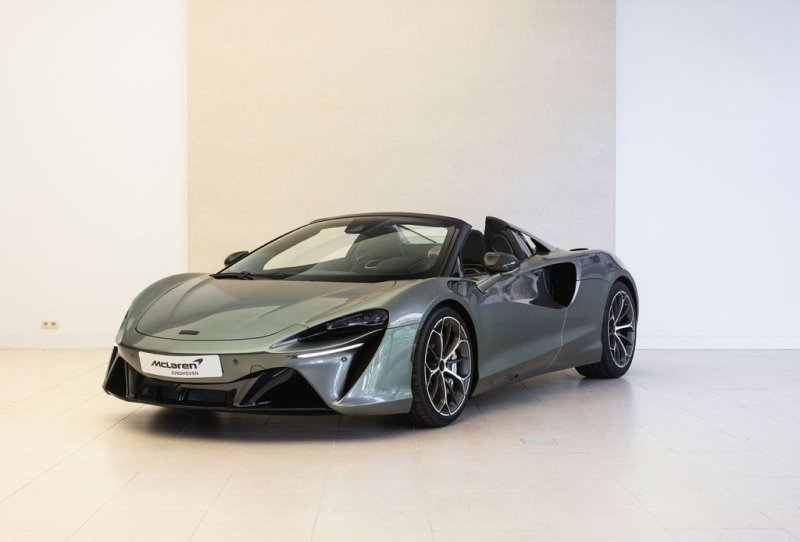 McLaren Artura Spider