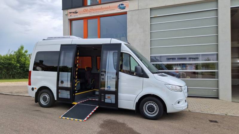 Mercedes-Benz Lagerfahrzeug Mobility Niederflur Bürgerbus