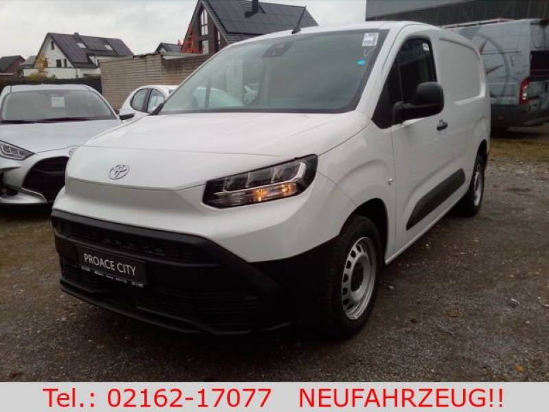Toyota Proace City L2 verblecht 4-türig Meister 1,5D