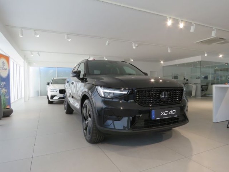 Volvo XC40 B4 Plus Black Edition 360Grad Seiten- u. He