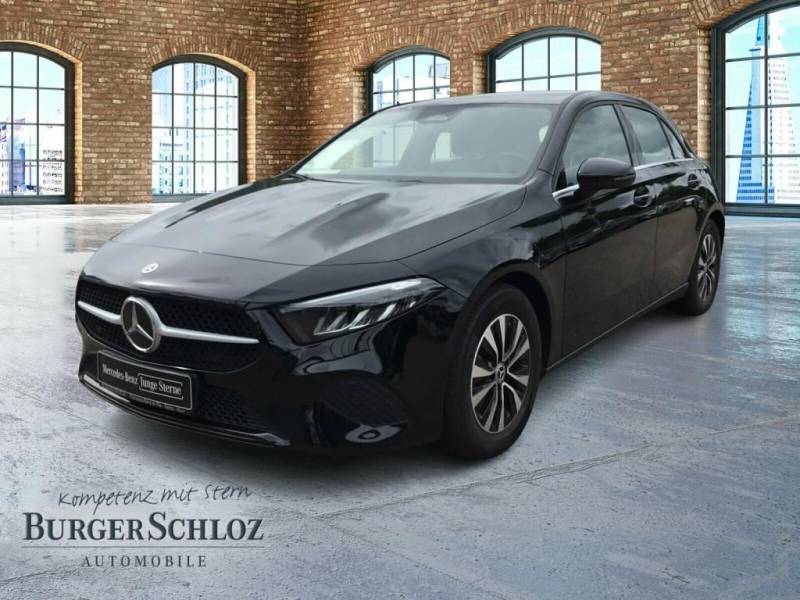 Mercedes-Benz A 180 Kompaktlimousine PDC SHZ LED SpurH AUT LM
