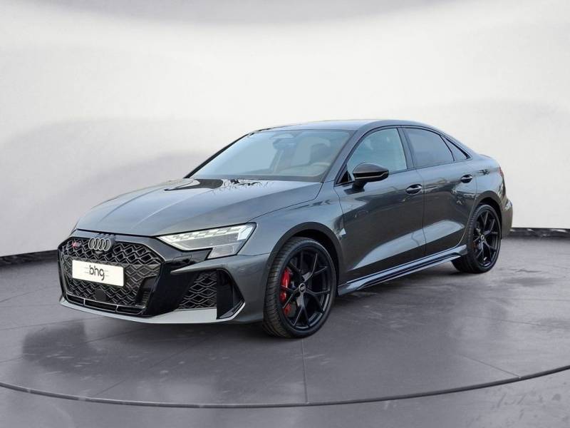 Audi RS 3 Limousine  S tronic