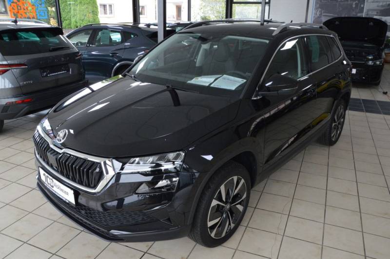 Skoda Karoq Selection Pano,ACC,AHK,18"Alu,Kam.,LED