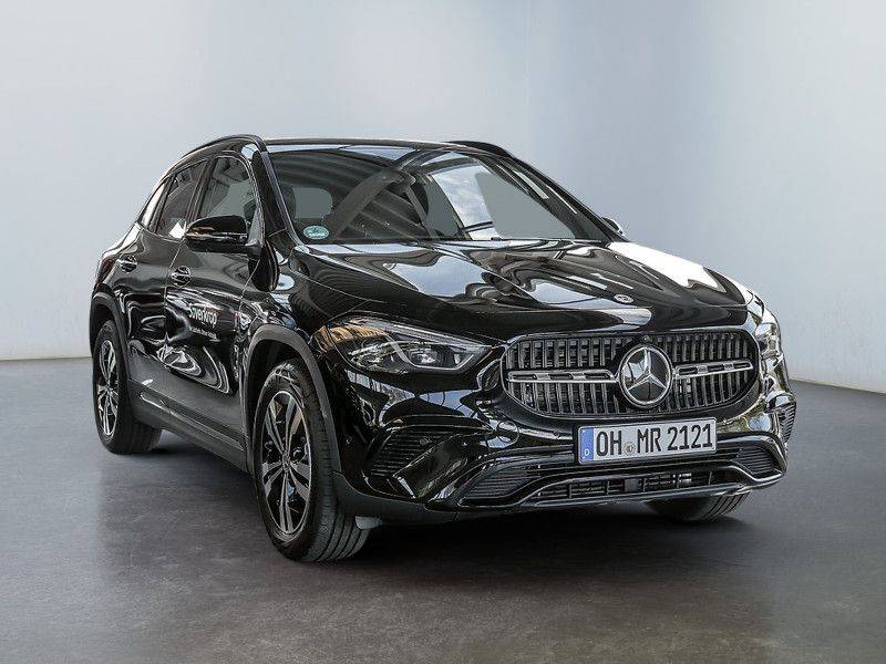 Mercedes-Benz GLA 200 PROGRESSIVE NIGHT SPUR PANO AHK 360 PDC