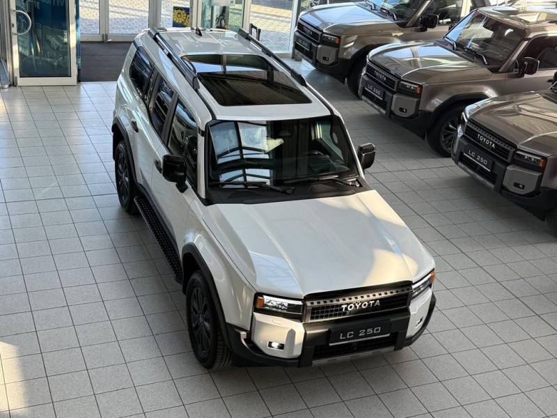 Toyota LC 250 - LOUNGE-MILD HYBRID-PANORAMA-HEAD UP