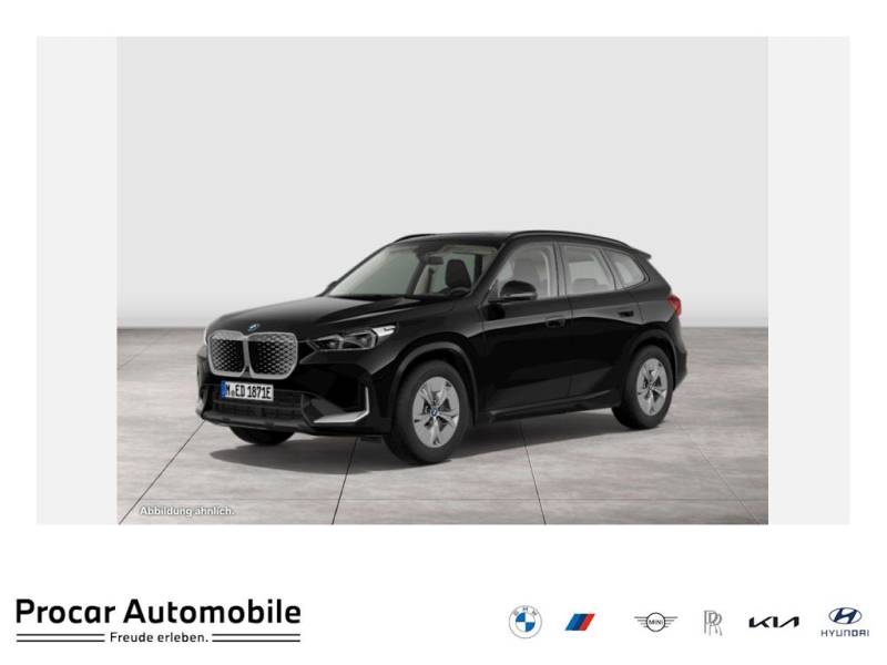 BMW iX1 xDrive30 HUD PANO ACC RFK NAVI Standh. LED