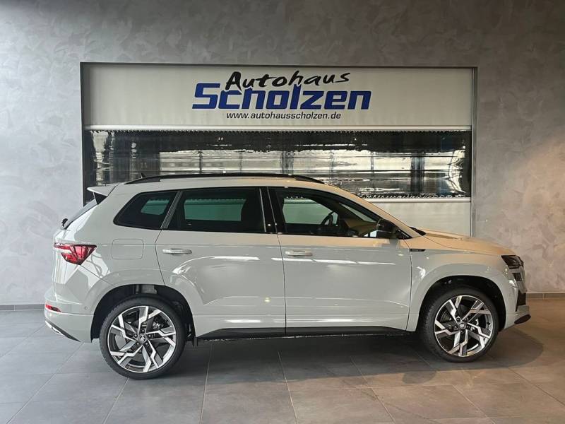 Skoda Karoq Sportline 1,5 TSI DSG*AHK*CANTON*360°*19´´