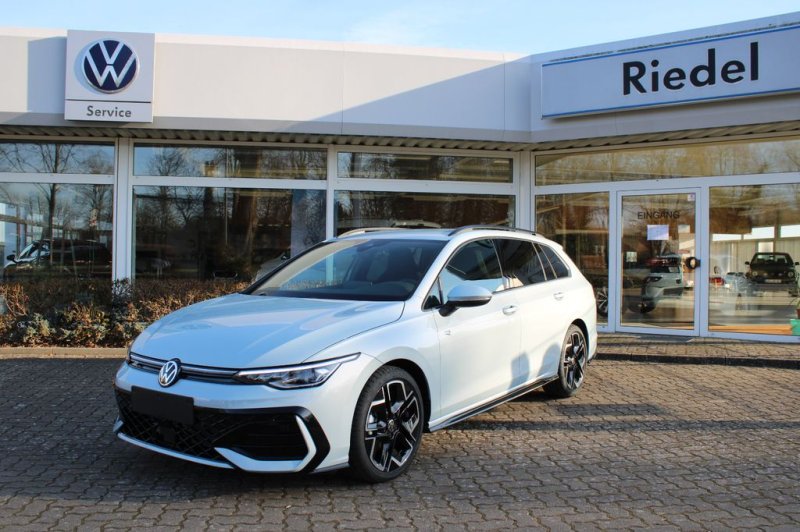 Volkswagen Golf VIII Variant 1.5 eTSI R-Line, LED, App, ACC