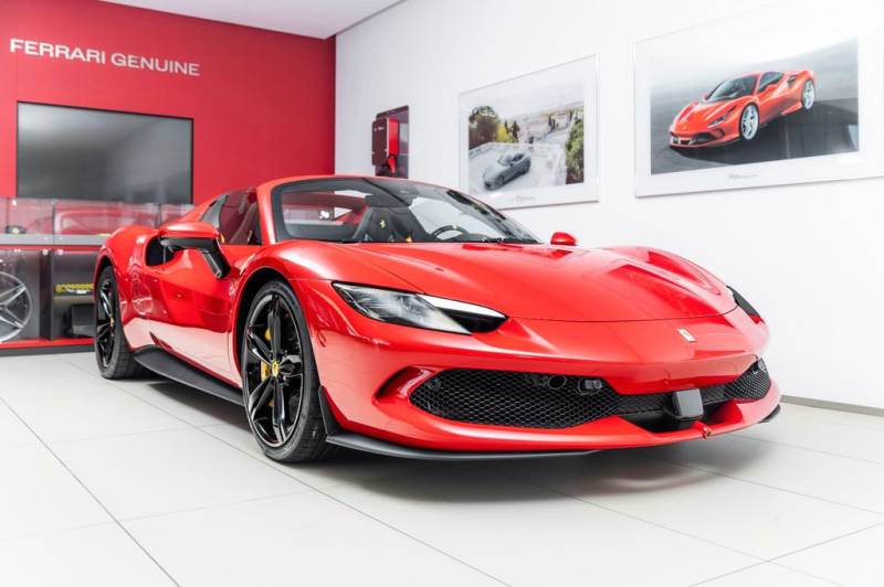 Ferrari 296 GTS / Rosso Corsa