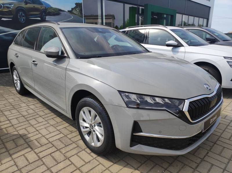 Skoda Octavia Combi 2,0 TDi DSG Selection AHK Lade Kam