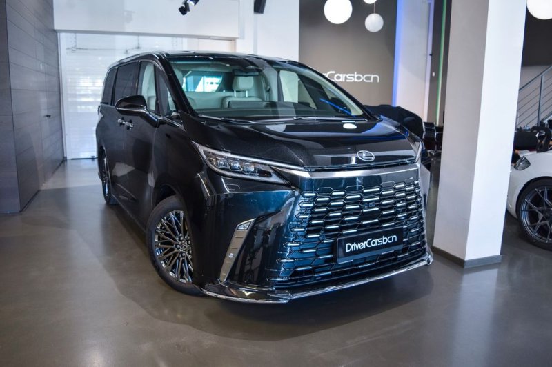 Lexus LM 350h LUXURY LIGHT BEIGE 4 SEATS