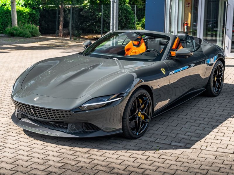 Ferrari Roma Spider