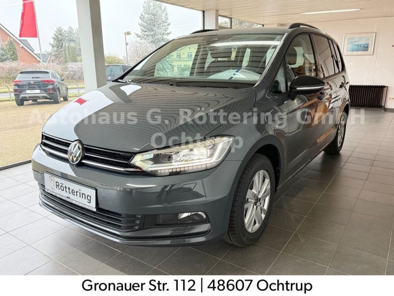 Volkswagen Touran Highline 1.5l TSI DSG 7-Sitzer Pano AHK