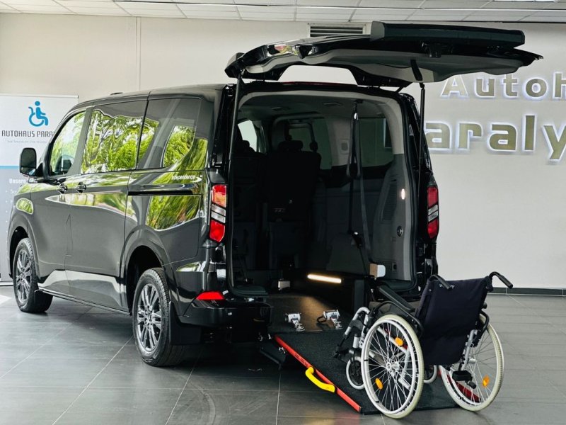 Ford Tourneo Custom Titanium Behindertengerecht-Rampe