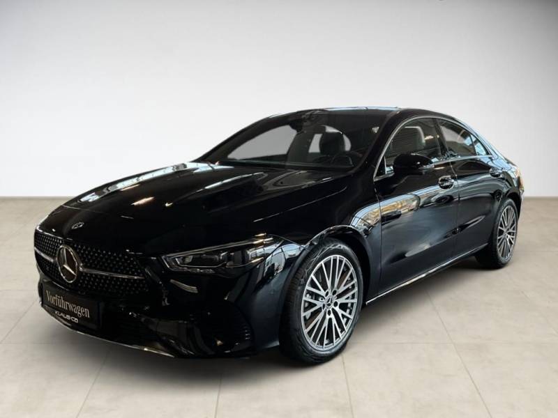 Mercedes-Benz CLA 180 Edition Progressive Pano SpurW W-Paket