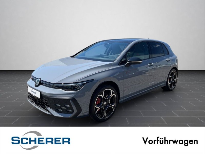 Volkswagen Golf VIII GTI 2.0 TSI/DCC/HarmanKardon/Pano/Blac