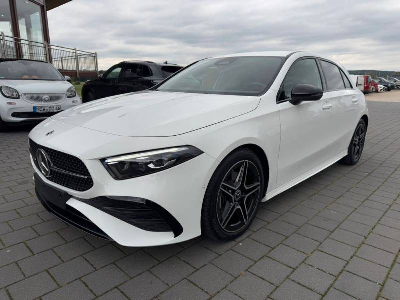 Mercedes-Benz A 180 d AMG NAVI NIGHT WINTER PARK SPIEGEL DISTR