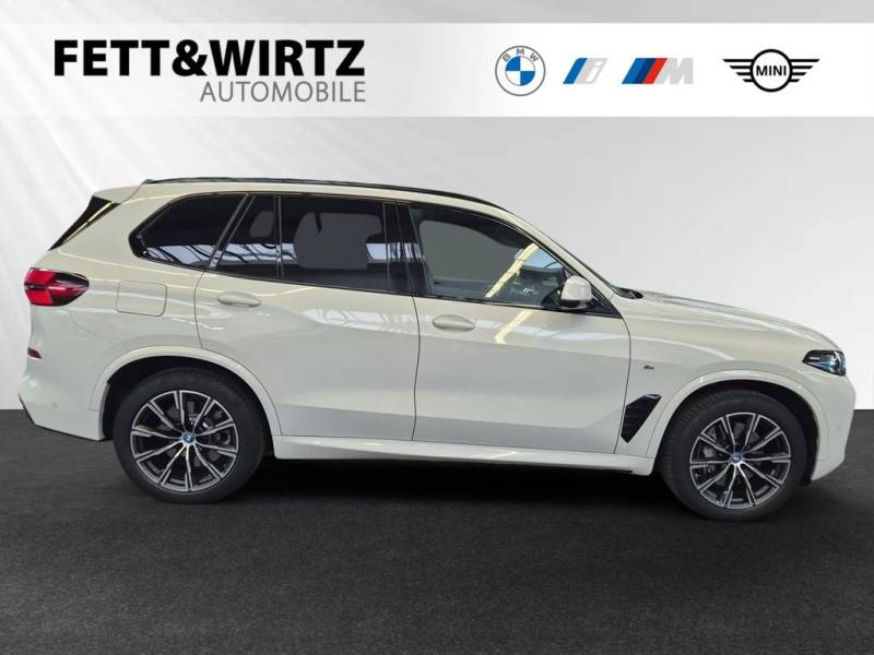 BMW X5 xDrive50e M Sport-AHK-Pano-Autobahnass.