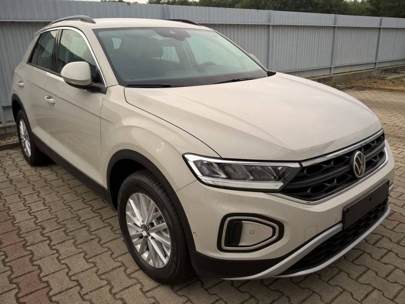Volkswagen T-Roc 1.5 TSI DSG Life ACC LED SHZ Ready App Kam