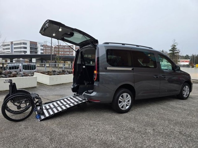 Volkswagen Caddy Maxi Rollstuhltransport Heckeinstieg