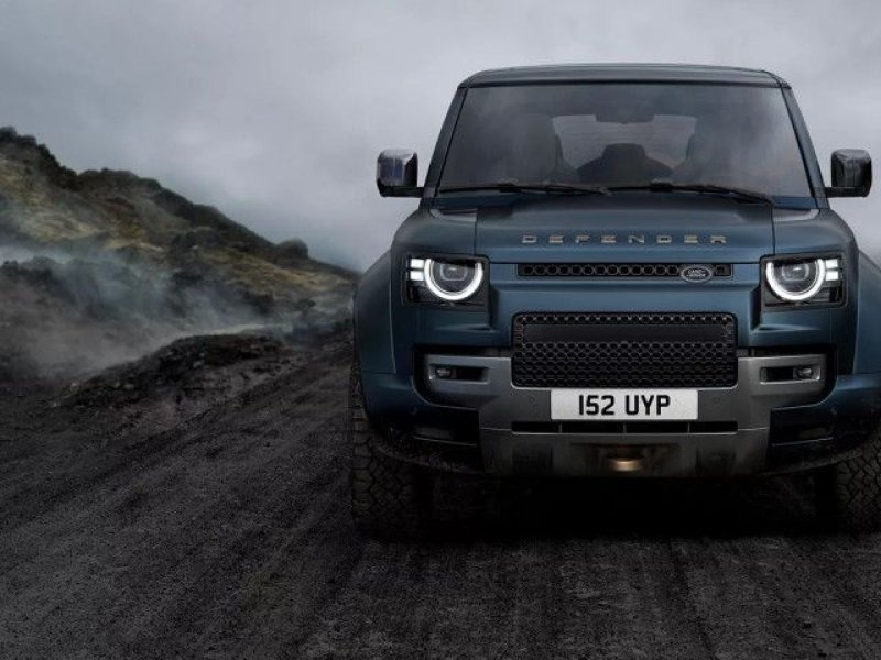 Land Rover Defender 110 P635 AWD OCTA Chopped Carbon Fibre