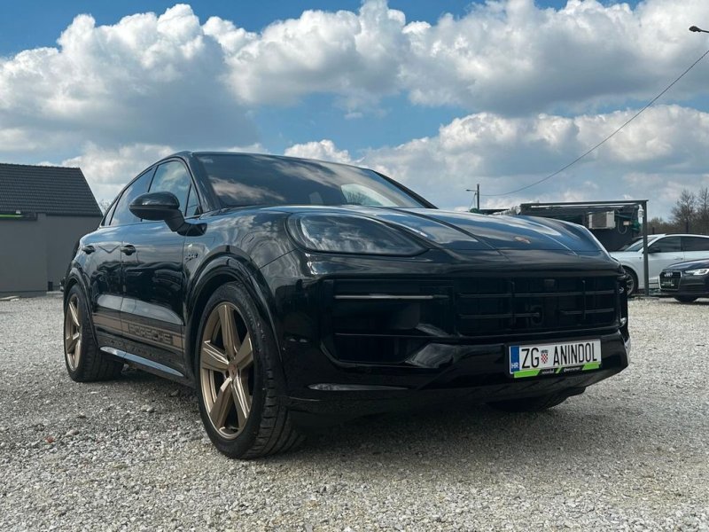 Porsche Coupe Hybrid Full