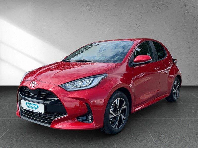Toyota Yaris 1.5 Hybrid Teamplayer *2xPDC*BLIS*SHZ*