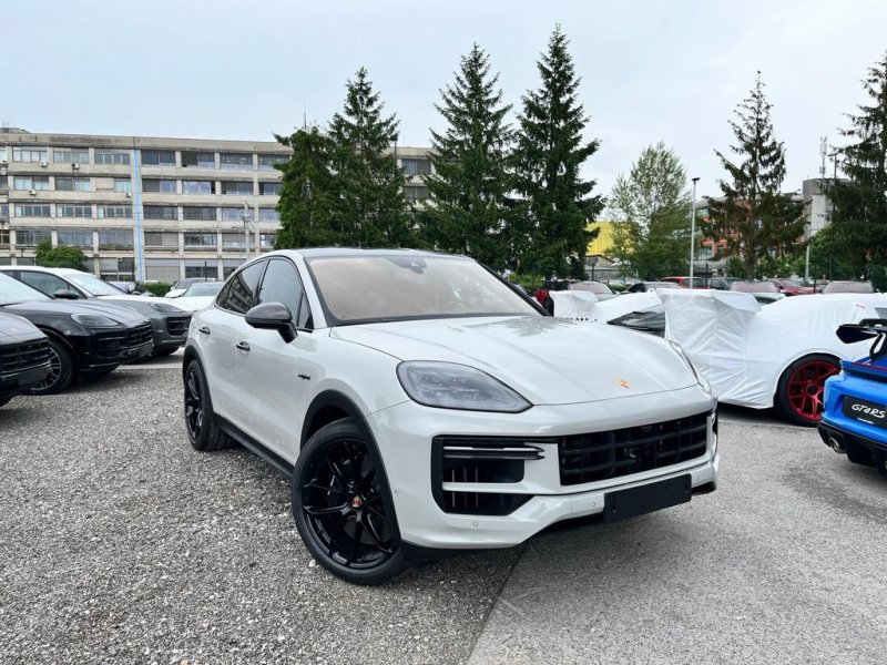 Porsche Coupe Turbo E-Hybrid mit GT-Paket, Lp.260.000