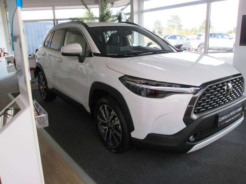 Toyota Corolla Cross 2.0 Team-D  Platinumweiß