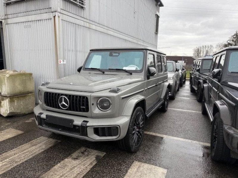 Mercedes-Benz G 63 AMG grey / red_25_Full_TV_A22_Carbon