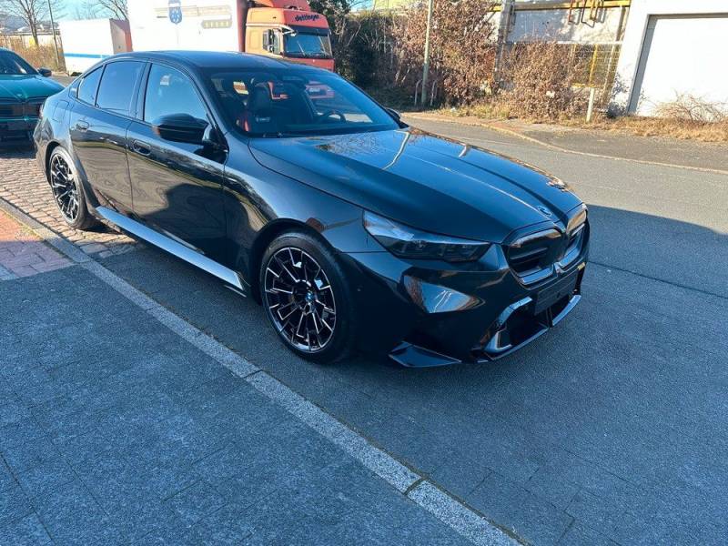 BMW M5 / Ultimate Paket/Prod. 2025/Keramik/Carbon