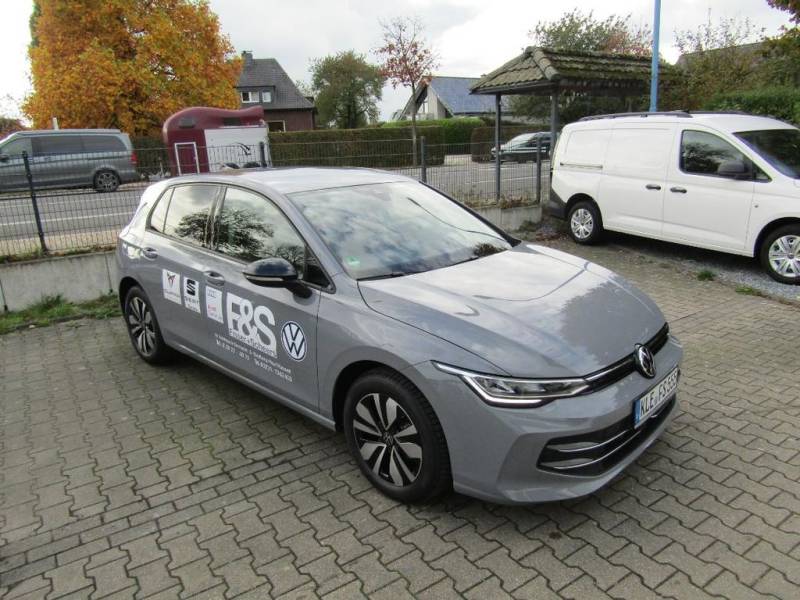 Volkswagen Golf Goal 1.5 eTSI DSG AHK ACC FRONT ASSIST APP-