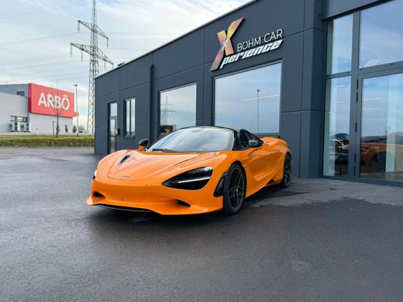 McLaren 750S - Spider - MSO Papaya Spark - BandW - Lift