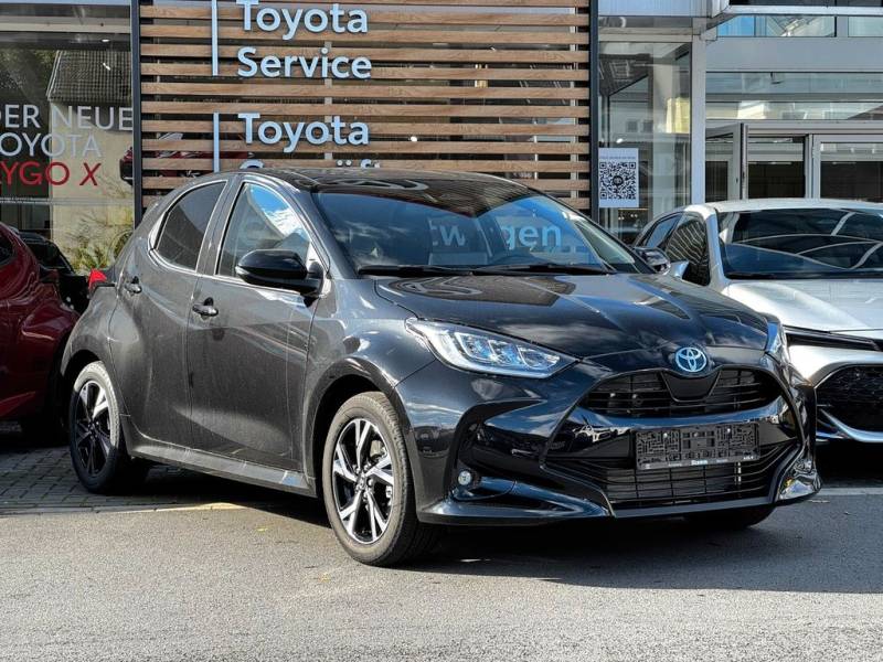 Toyota Yaris Hybrid Teamplayer - LED - PDC - Kamera