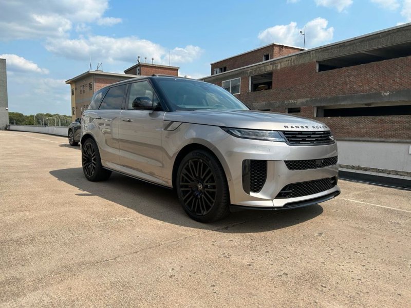 Land Rover P635 V8 SV - Edition One CARBON Bronze