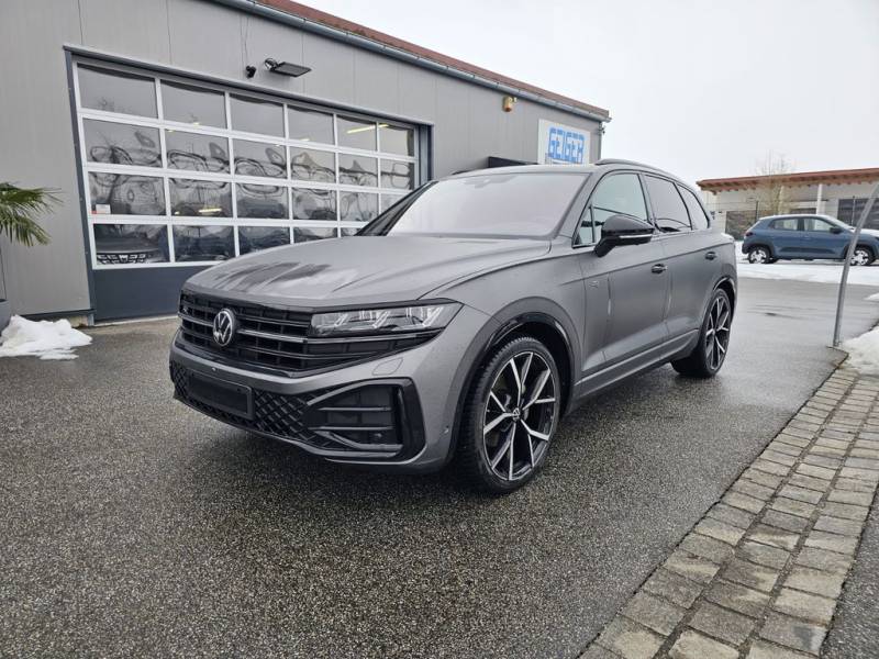 Volkswagen Touareg 3.0TDI 4Motion R-Line *MATT*FULL OPTION*