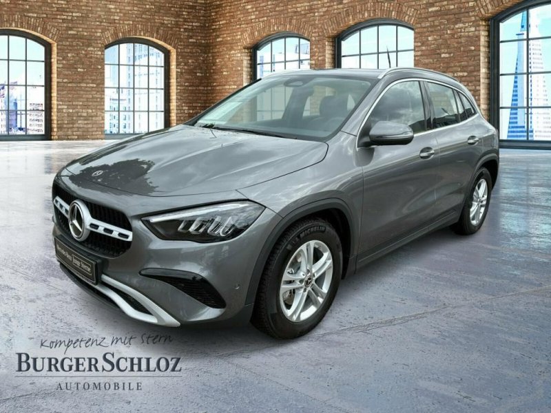 Mercedes-Benz GLA 180 W-Paket KAM PDC SpurH Navi AUT Virtual