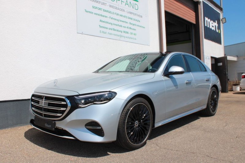 Mercedes-Benz E 200 Lim.  Exclusive Premium Plus NP: 98.000€